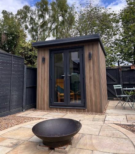 garden bar room roe green