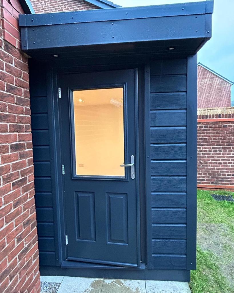 garden room in manchester with composite door closed
